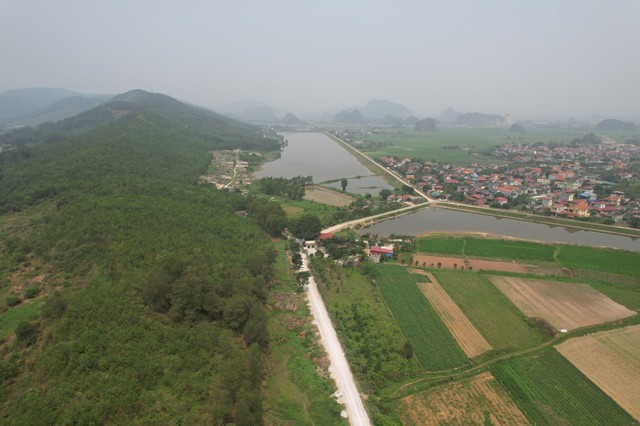 Khu vực rừng sến Tam Quy - nơi nghi ngờ phạm nhân trốn trại giam. Ảnh: Tuấn Minh Khu vực rừng sến Tam Quy - nơi nghi ngờ phạm nhân trốn trại giam. Ảnh: Tuấn Minh