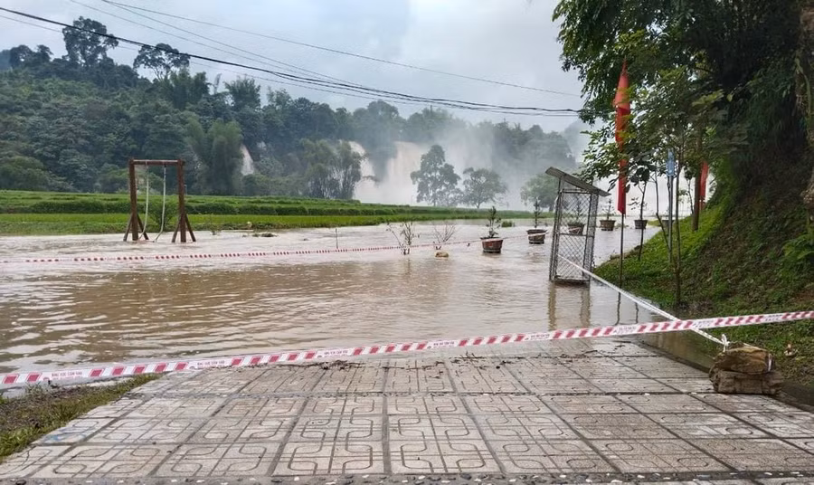 Khu du lịch phải chăng dây tạm ngưng đón khách ngày 27-6. Ảnh: C.B.H