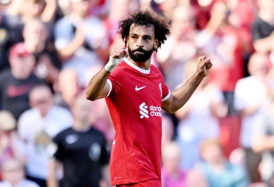 Mohamed Salah mừng bàn ấn định chiến thắng 3-0 của Liverpool trước Aston Villa. Mohamed Salah mừng bàn ấn định chiến thắng 3-0 của Liverpool trước Aston Villa.