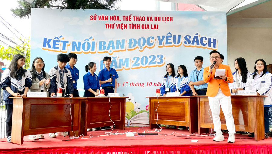 4 đội chơi tham gia gameshow tại chương trình “Kết nối bạn đọc yêu sách” năm 2023. Ảnh: L.N