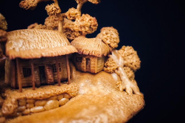 "Đối với mỗi chiếc bánh trung thu, người làm có thể truyền tải lên đó bất kỳ thông điệp nào họ mong muốn. Với mình, hy vọng, mỗi chiếc bánh vẽ sẽ làm tăng giá trị truyền thống văn hóa và trở nên gần gũi hơn với mọi người", Dương bày tỏ. "Đối với mỗi chiếc bánh trung thu, người làm có thể truyền tải lên đó bất kỳ thông điệp nào họ mong muốn. Với mình, hy vọng, mỗi chiếc bánh vẽ sẽ làm tăng giá trị truyền thống văn hóa và trở nên gần gũi hơn với mọi người", Dương bày tỏ.