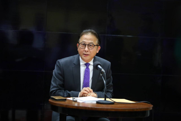 Bộ trưởng bên cạnh Thủ tướng Campuchia Jean-François Tain. (Ảnh: EAC News) Bộ trưởng bên cạnh Thủ tướng Campuchia Jean-François Tain. (Ảnh: EAC News)