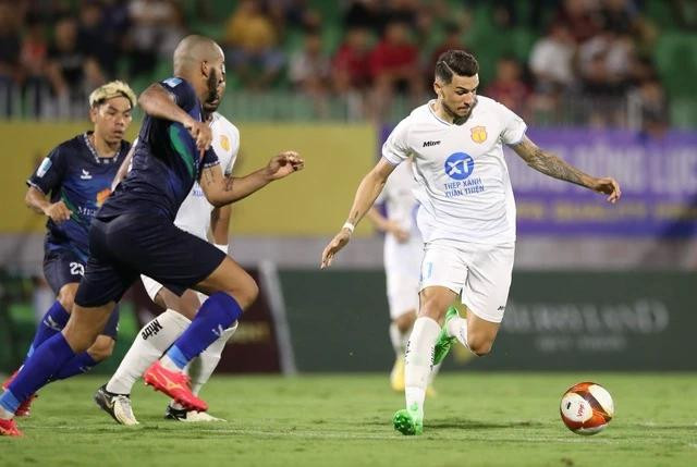 Hendrio, tác giả bàn thắng duy nhất của Nam Định. Ảnh CLB cung cấp Hendrio, tác giả bàn thắng duy nhất của Nam Định. Ảnh CLB cung cấp