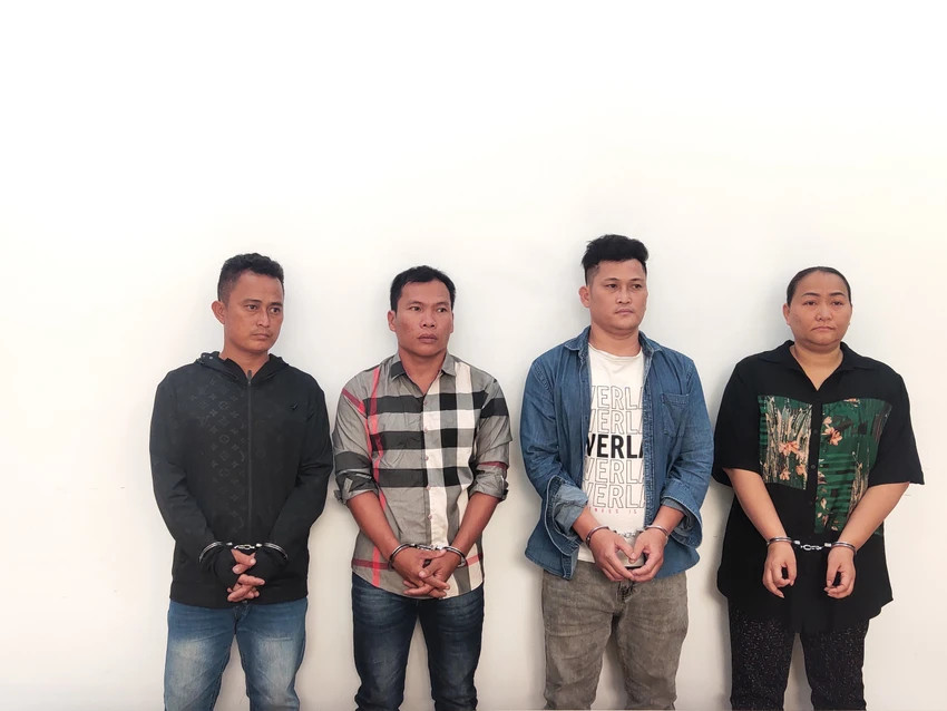 Cảnh, Quyền, Dương và Ngọc (từ trái qua) tại cơ quan điều tra. Ảnh: HT