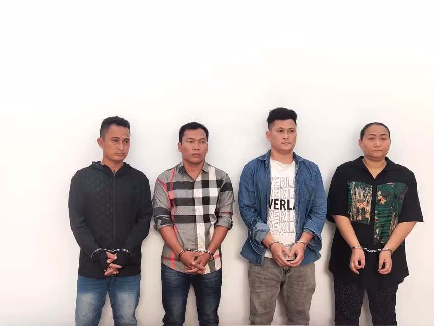 Cảnh, Quyền, Dương và Ngọc (từ trái qua) tại cơ quan điều tra. Ảnh: HT