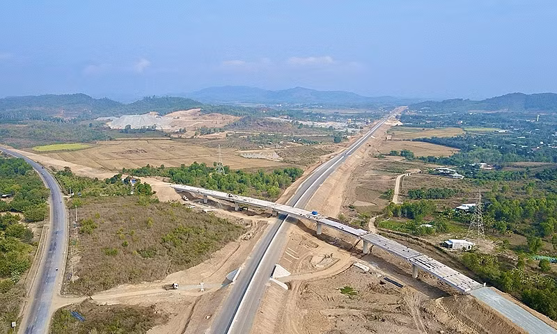 Thủ tướng yêu cầu tiếp tục phát huy tinh thần trách nhiệm cao nhất, đẩy nhanh tiến độ và hoàn thành giải phóng mặt bằng dự án trọng điểm ngành Giao thông-Vận tải đúng kế hoạch (ảnh tư liệu)