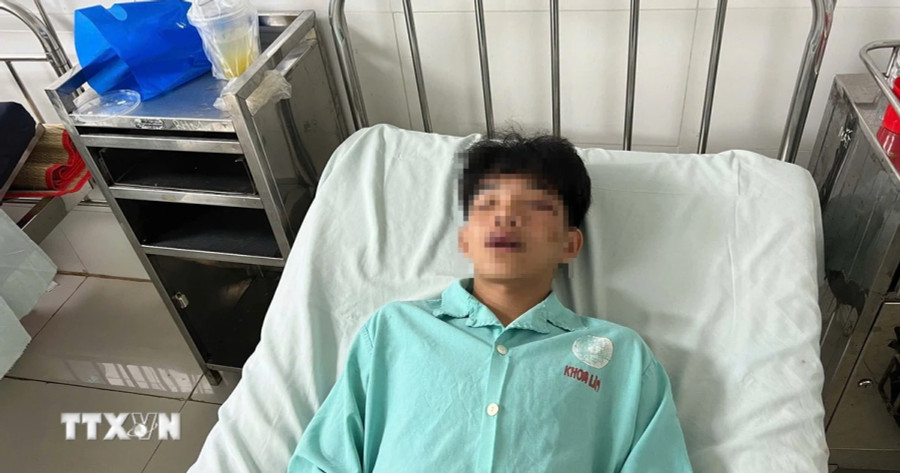 Vụ nhóm nữ sinh 'đánh hội đồng' bạn cùng trường: Thêm 1 em nữa bị đánh ảnh 2