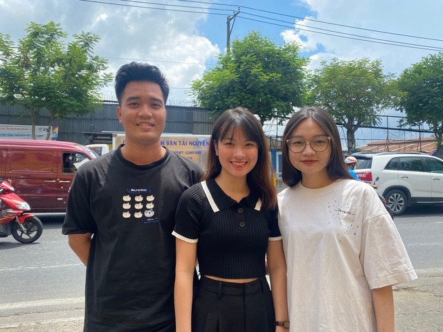 Nhóm sinh viên nghiên cứu ra sản phẩm trà hòa tan tiêu độc. Ảnh: Phạm Hữu Nhóm sinh viên nghiên cứu ra sản phẩm trà hòa tan tiêu độc. Ảnh: Phạm Hữu