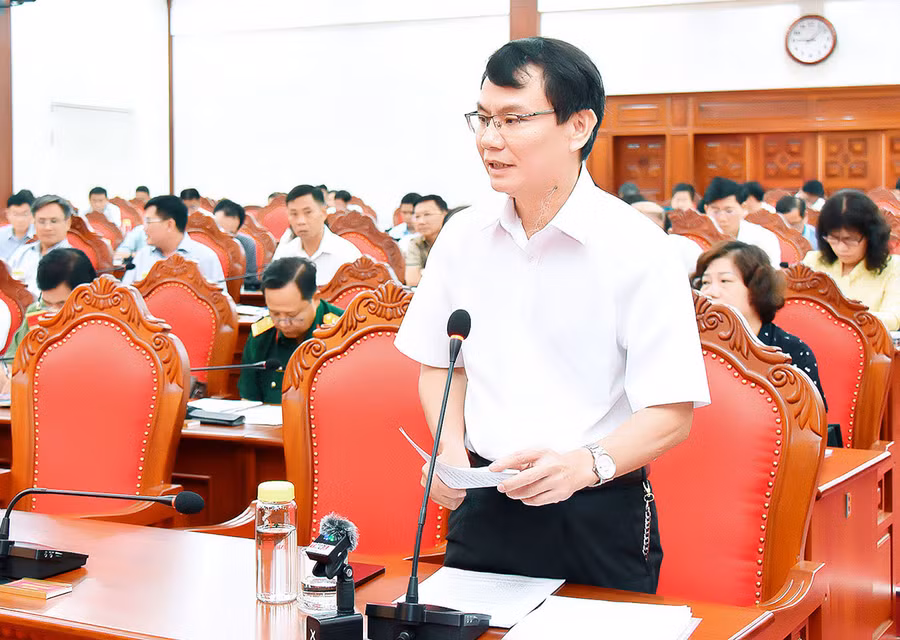 Ủy viên Ban Thường vụ Tỉnh ủy, Bí thư Thành ủy, Chủ tịch HĐND TP. Pleiku Trịnh Duy Thuân phát biểu tại hội nghị. Ảnh: Đ.T