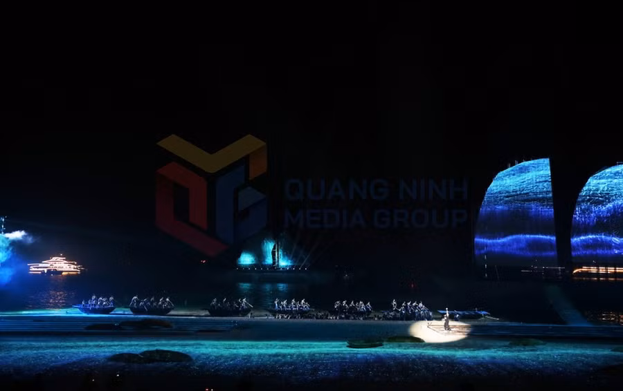 Công nghệ 3D Mapping được đưa vào tiết mục biểu diễn trong chương trình Carnaval Hạ Long 2024. (Nguồn: Báo Quảng Ninh)