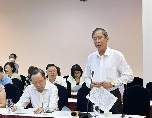 Tiến sĩ Vũ Minh Đức, Cục trưởng Cục Nhà giáo và quản lý cán bộ (Bộ GD-ĐT), phát biểu tại hội thảo. Ảnh: HÀ ÁNH