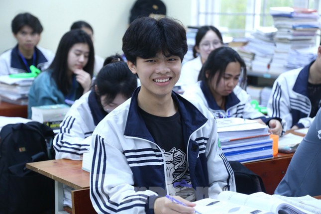 Nguyễn Quốc Cường là học sinh đầu tiên của trường nhận được học bổng 80% vào Trường Đại học VinUniversity ngành Cử nhân Khoa học máy tính.