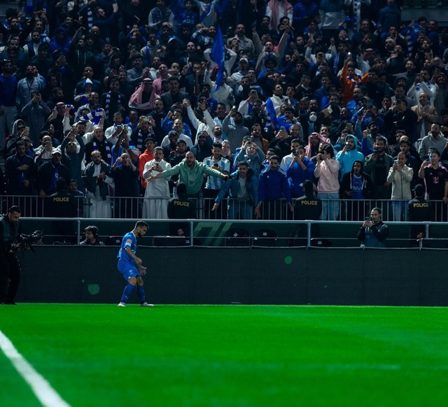 Michael ăn mừng theo phong cách của Ronaldo. Ảnh: REUTERS