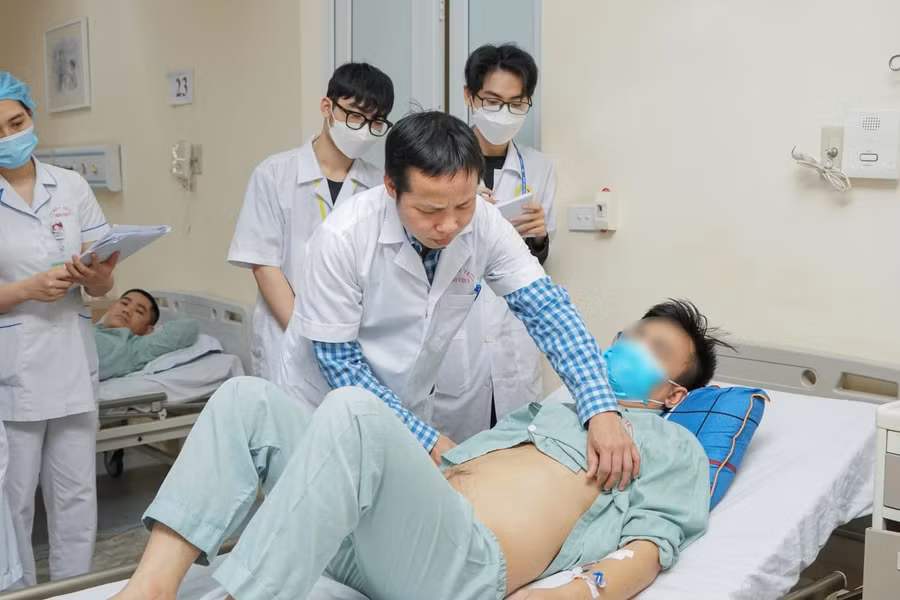 Điều trị cho bệnh nhân có 4 quả thận trong cơ thể. Điều trị cho bệnh nhân có 4 quả thận trong cơ thể.