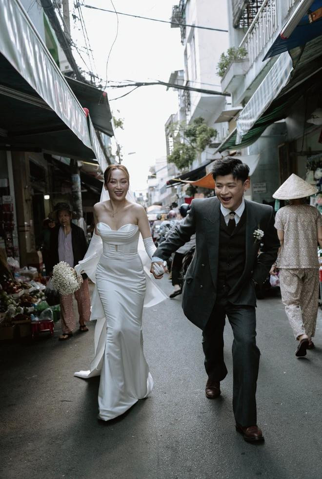 Bộ ảnh cưới được chụp ở chợ Nghĩa Phát (TP.HCM) chỉ trong 30 phút nhưng để lại ấn tượng với người xem. Ảnh: TAMO Studio Bộ ảnh cưới được chụp ở chợ Nghĩa Phát (TP.HCM) chỉ trong 30 phút nhưng để lại ấn tượng với người xem. Ảnh: TAMO Studio