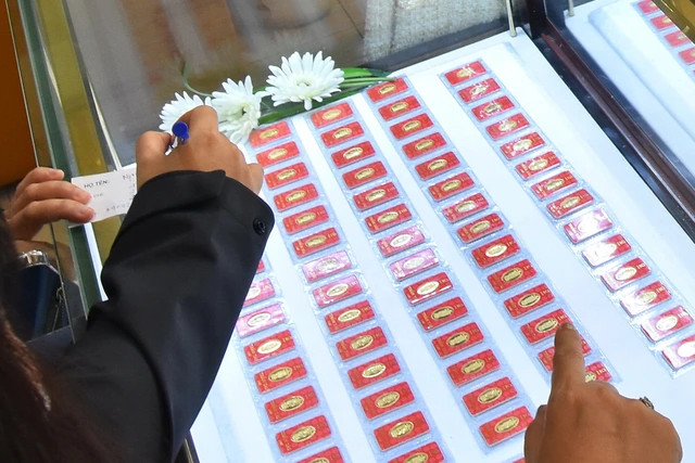 Giá vàng hôm nay tăng đứng 50 USD, từ 1.980 USD/ounce lên 2.030 USD/ounce