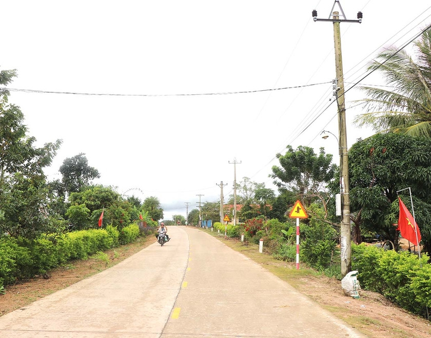 Diện mạo nông thôn huyện Kbang thay đổi rõ rệt nhờ chương trình xây dựng nông thôn mới. Ảnh: Ngọc Minh
