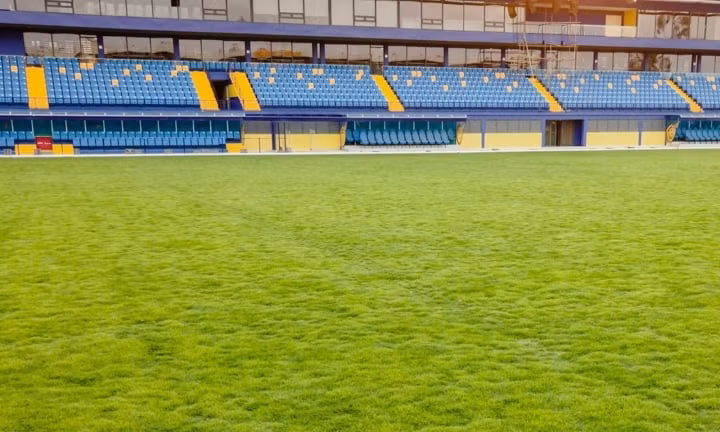 U22 Việt Nam thi đấu trên sân Prince.