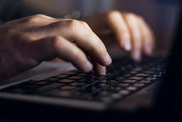 Ngay cả thao tác gõ phím của người dùng cũng tạo cơ hội cho tin tặc "bẻ khóa". ẢNH THE INDEPENDENT Ngay cả thao tác gõ phím của người dùng cũng tạo cơ hội cho tin tặc "bẻ khóa". ẢNH THE INDEPENDENT