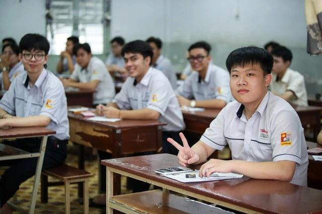 Sau khi công bố kết quả thi, các sở GD-ĐT thực hiện việc đối sánh kết quả điểm thi trung bình các bài thi, môn thi thành phần với điểm trung bình môn học tương ứng của năm học lớp 12. Ảnh NHẬT THỊNH Sau khi công bố kết quả thi, các sở GD-ĐT thực hiện việc đối sánh kết quả điểm thi trung bình các bài thi, môn thi thành phần với điểm trung bình môn học tương ứng của năm học lớp 12. Ảnh NHẬT THỊNH