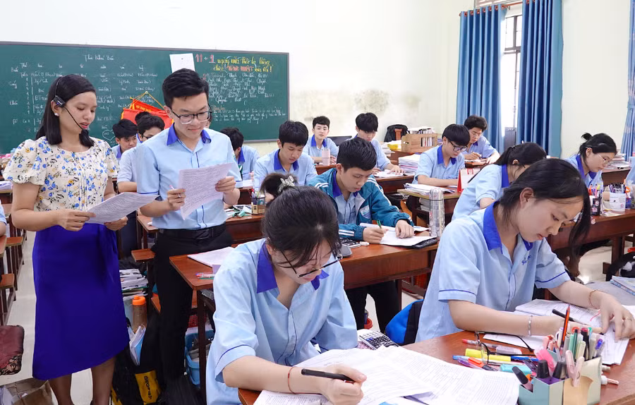 Với chính sách tuyển thẳng và trao tặng học bổng, Trường THPT Chi Lăng mong muốn ngày càng có nhiều học sinh Gia Lai trở thành các chuyên gia đầu ngành, quay về cống hiến cho địa phương. Ảnh: Mộc Trà