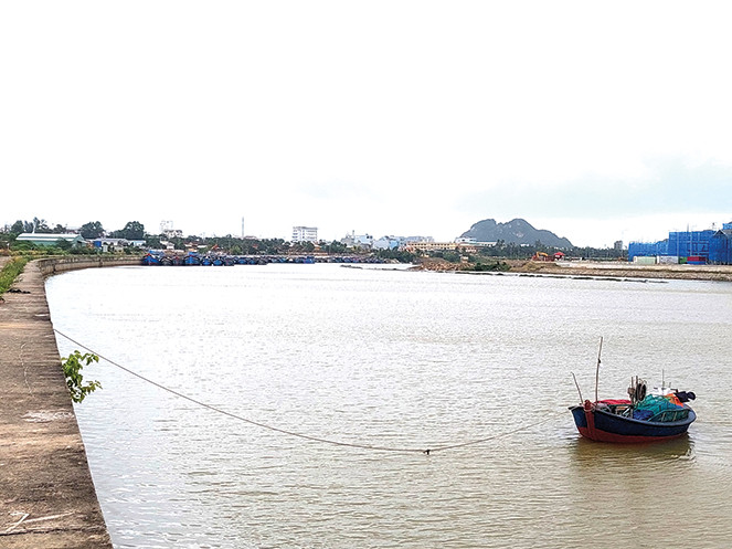 Ghe thuyền, tàu cá cỡ lớn có thể đi lại trên sông Cổ Cò sau khi con sông được nạo vét.Ảnh: H.SƠN Ghe thuyền, tàu cá cỡ lớn có thể đi lại trên sông Cổ Cò sau khi con sông được nạo vét.Ảnh: H.SƠN