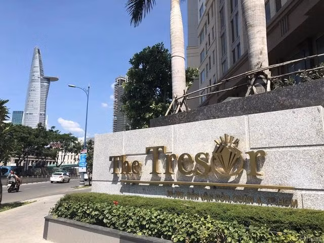 Khu đất 39 - 39B Bến Vân Đồn hiện là chung cư cao cấp. Ảnh: C.T.V