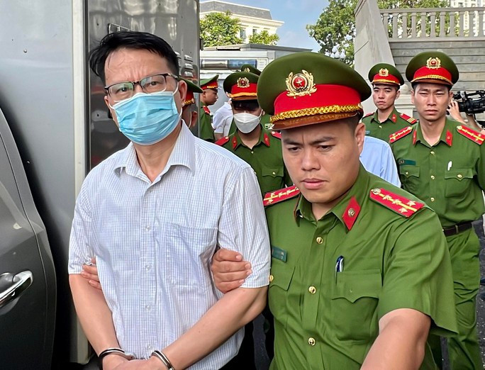 Bị cáo Trần Việt Thái được dẫn giải tới phiên tòa Bị cáo Trần Việt Thái được dẫn giải tới phiên tòa