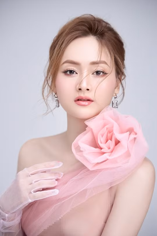 Lan Phương phủ sóng màn ảnh nhỏ đầu năm 2023 đến nay