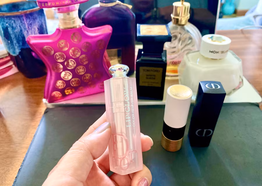 Người mua cần cảnh giác khi mua hàng high-end qua các sàn thương mại điện tử. Ảnh: Hà Duy