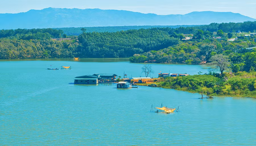 Sớm mai trên sông Sê San. Ảnh: Phan Nguyên