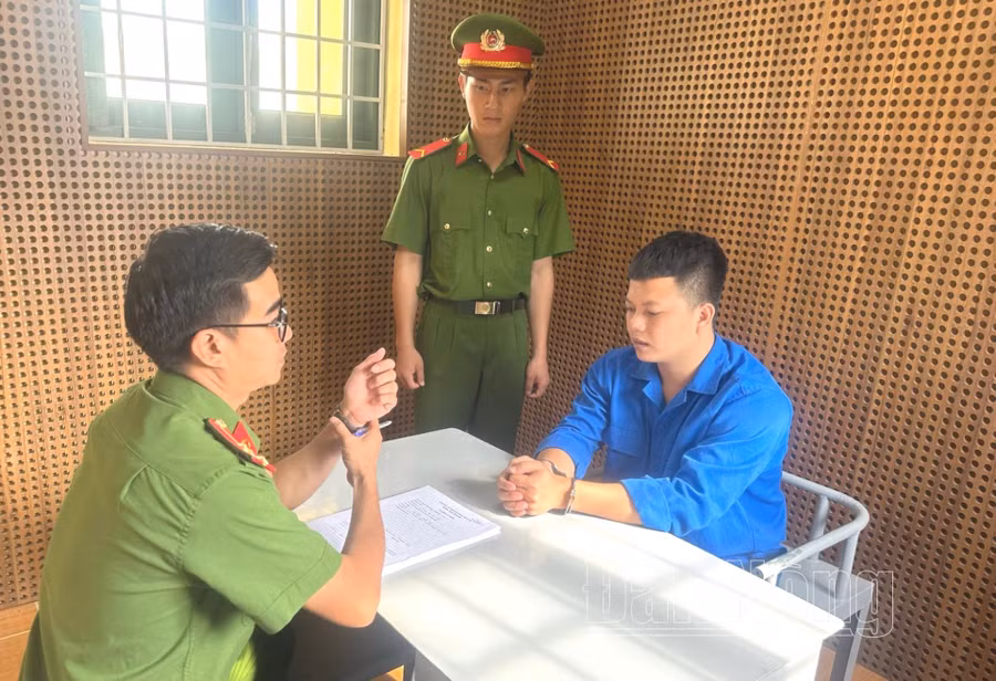 Đối tượng Bùi Sỹ Sơn tại cơ quan công an.