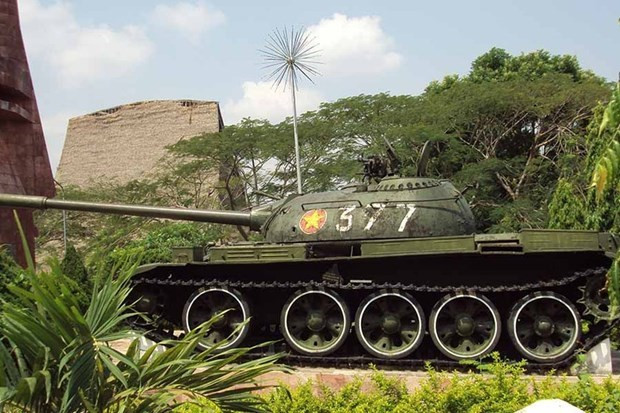 Xe tăng số hiệu 377 được trưng bày tại di tích chiến thắng Đăk Tô-Kon Tum (Ảnh: TTXVN phát) Xe tăng số hiệu 377 được trưng bày tại di tích chiến thắng Đăk Tô-Kon Tum (Ảnh: TTXVN phát)