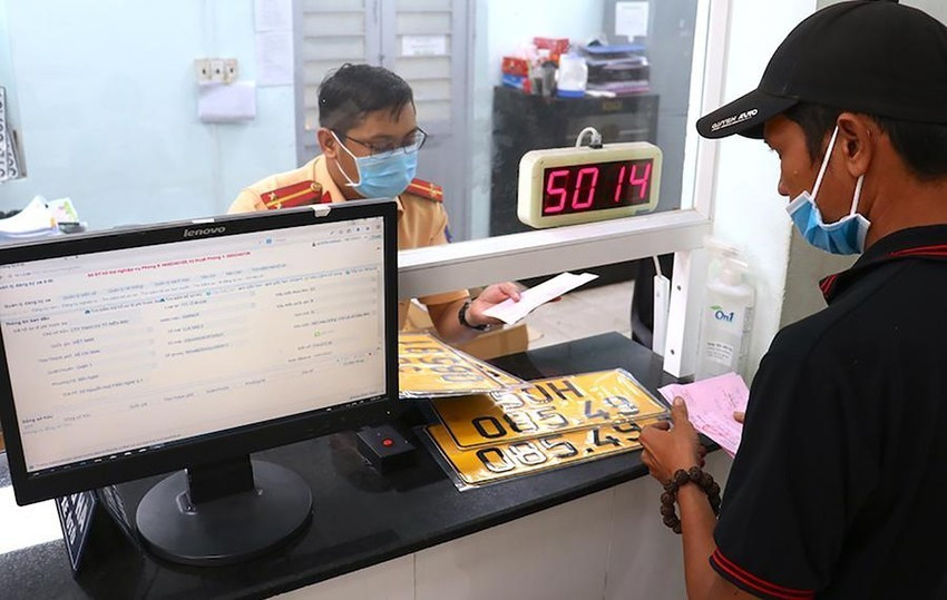 Kể từ ngày 15-8, biển số xe sẽ được cấp và quản lý theo mã định danh cá nhân. Ảnh: Lê Thoa Kể từ ngày 15-8, biển số xe sẽ được cấp và quản lý theo mã định danh cá nhân. Ảnh: Lê Thoa