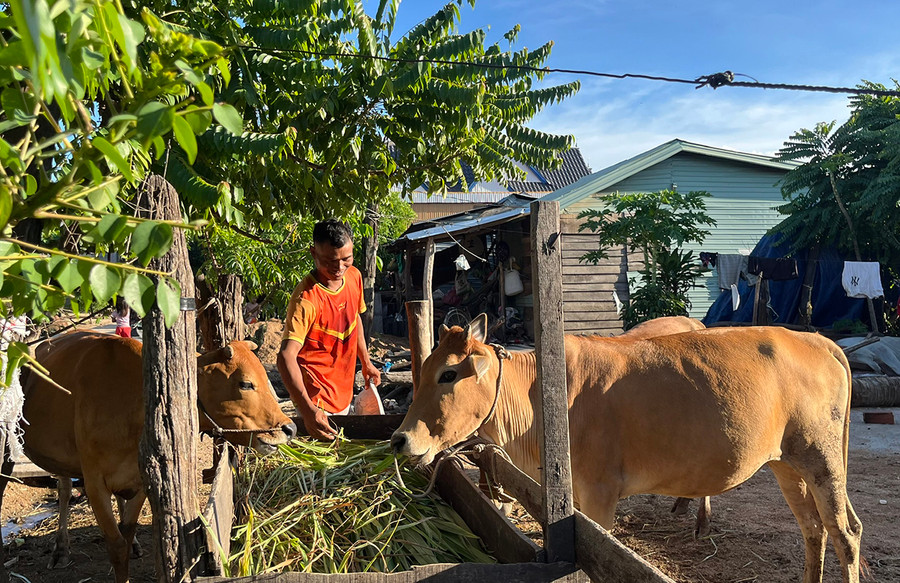 Anh Kpăh Tõn không chỉ hoàn lương mà còn thường xuyên vận động thanh niên trong làng không được vào con đường phạm tội. Ảnh: H.H Anh Kpăh Tõn không chỉ hoàn lương mà còn thường xuyên vận động thanh niên trong làng không được vào con đường phạm tội. Ảnh: H.H