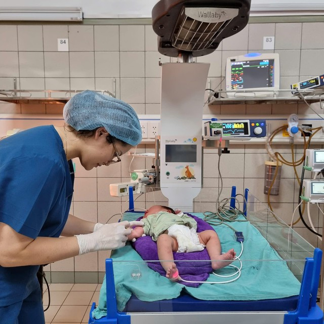 Chăm sóc bệnh nhi tại Trung tâm Nhi khoa Chăm sóc bệnh nhi tại Trung tâm Nhi khoa