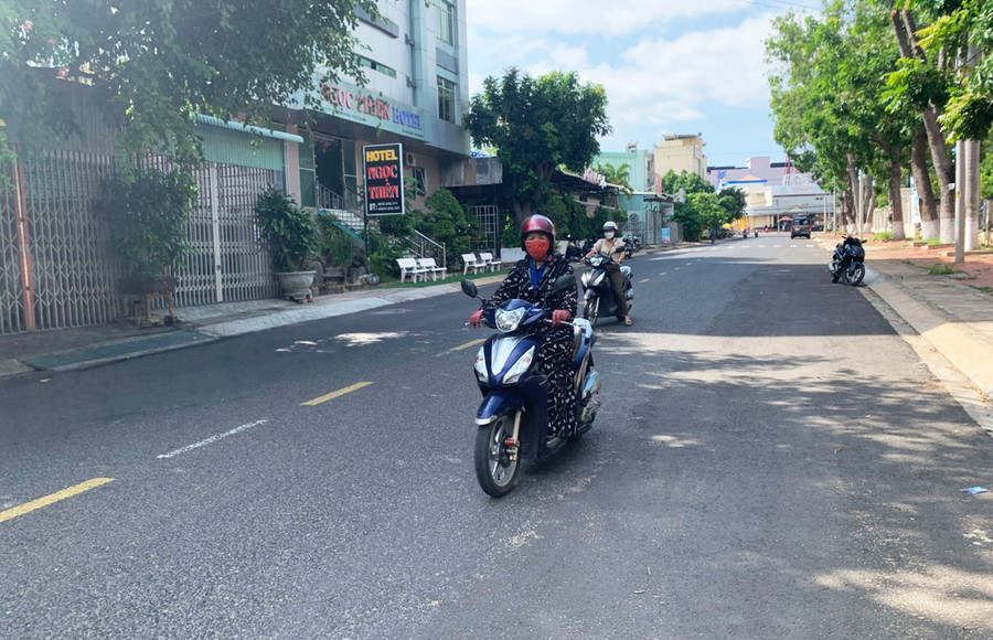 Đoạn đường Lê Hồng Phong (đoạn thuộc tổ 5, phường Đoàn Kết) sạch sẽ, thông thoáng. Ảnh: R.P Đoạn đường Lê Hồng Phong (đoạn thuộc tổ 5, phường Đoàn Kết) sạch sẽ, thông thoáng. Ảnh: R.P