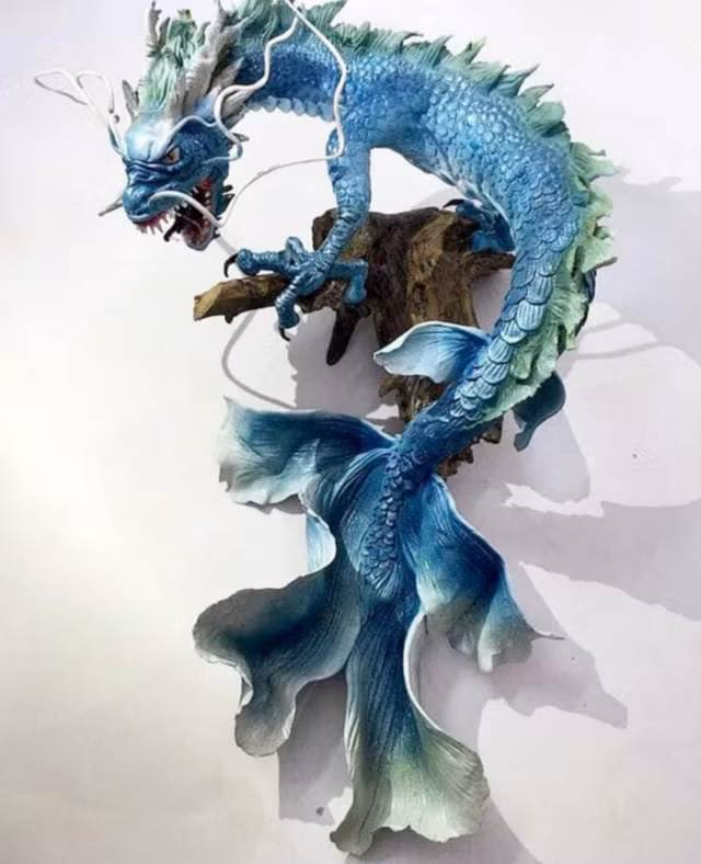 Bánh hình rồng nặn hoàn toàn thủ công. Ảnh: NVCC