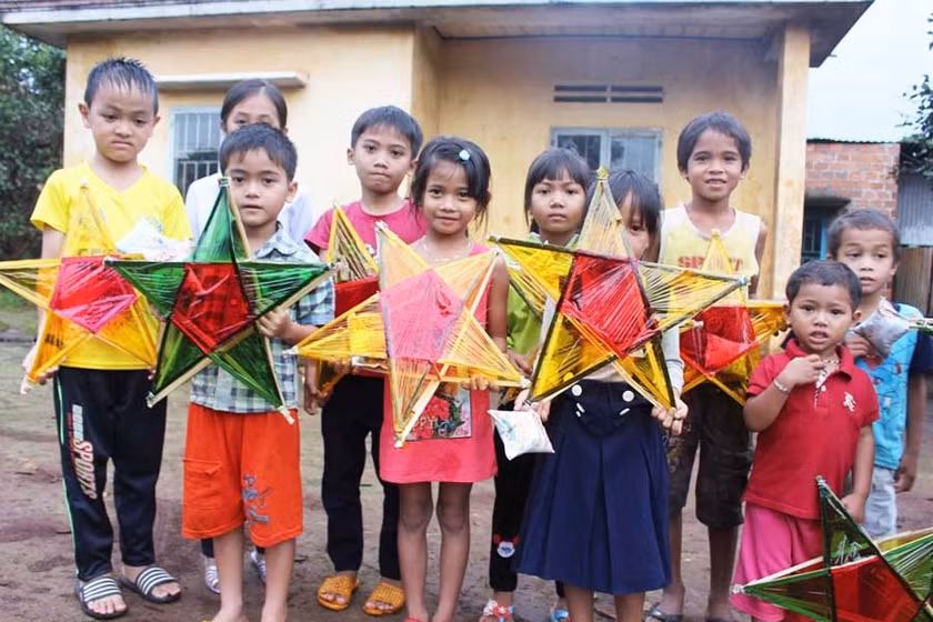 Ủy ban Quốc gia về trẻ em đề xuất phương hướng, giải pháp để thực hiện các vấn đề liên quan đến trẻ em và thúc đẩy thực hiện Công ước của Liên hợp quốc về quyền trẻ em. Ảnh minh họa: Phan Lài Ủy ban Quốc gia về trẻ em đề xuất phương hướng, giải pháp để thực hiện các vấn đề liên quan đến trẻ em và thúc đẩy thực hiện Công ước của Liên hợp quốc về quyền trẻ em. Ảnh minh họa: Phan Lài