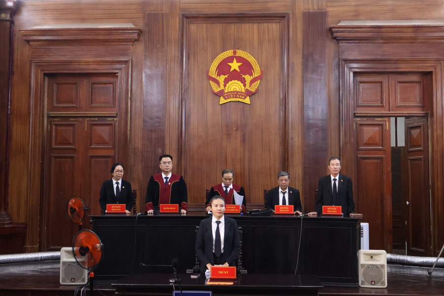 HĐXX tuyên án đối với cha con ông Trần Quí Thanh.