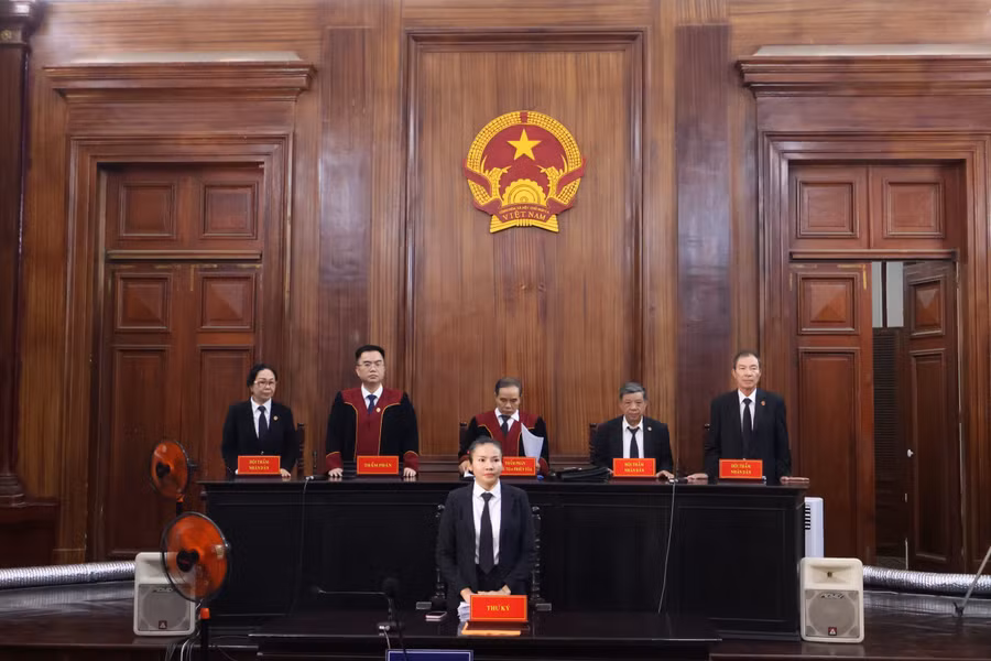 HĐXX tuyên án đối với cha con ông Trần Quí Thanh.