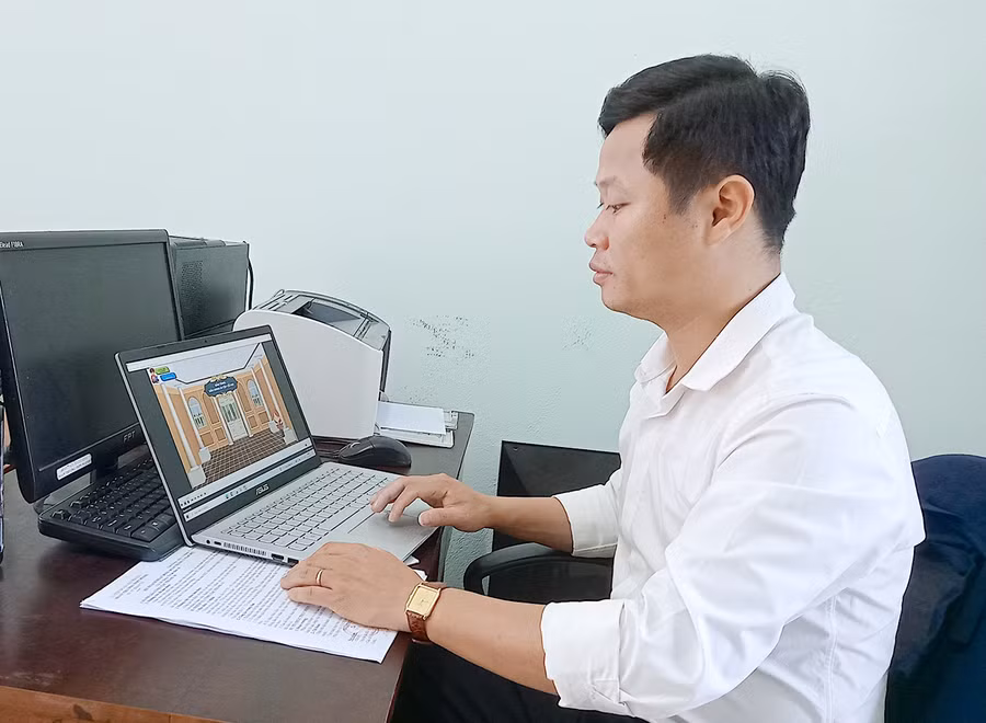 Theo thầy Hoàng Việt Trung, công đoạn quan trọng nhất là khâu thiết kế và xuất bản phim hoạt hình bằng phần mềm chuyên dụng. Ảnh: Mộc Trà