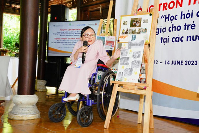 Cô giáo thủy tinh 20 năm dạy học miễn phí - Ảnh 1. Ngọc Tâm là 1 trong 10 gương mặt trẻ Việt Nam triển vọng năm 2023