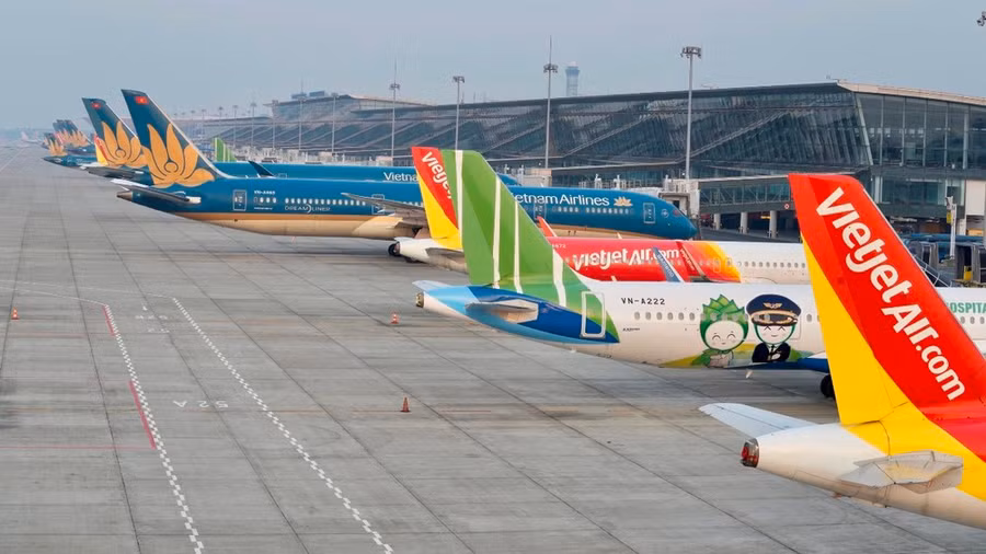 Giá vé máy bay nhiều chặng trong dịp nghỉ lễ 30/4-1/5 đang cao chót vót. (Ảnh: PV/Vietnam+)