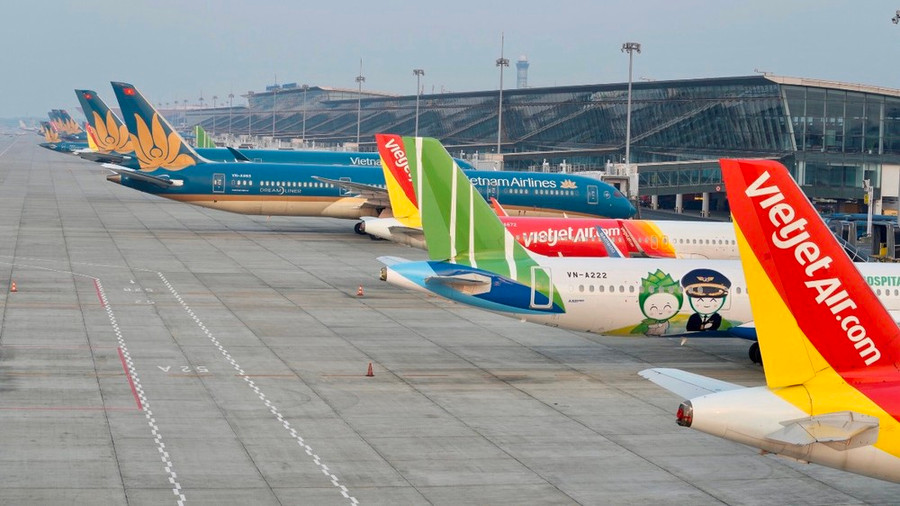 Giá vé máy bay nhiều chặng trong dịp nghỉ lễ 30/4-1/5 đang cao chót vót. (Ảnh: PV/Vietnam+) Giá vé máy bay nhiều chặng trong dịp nghỉ lễ 30/4-1/5 đang cao chót vót. (Ảnh: PV/Vietnam+)