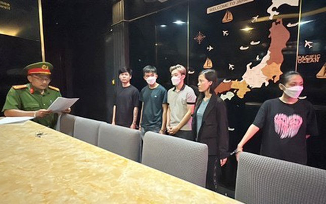 Cơ quan điều tra thi hành lệnh bắt tạm giam các bị can. Cơ quan điều tra thi hành lệnh bắt tạm giam các bị can.