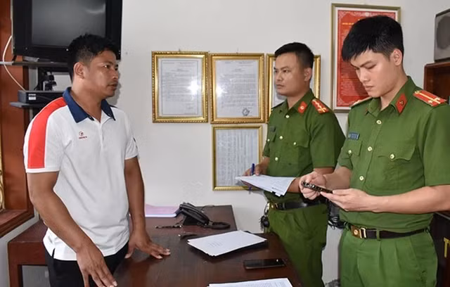 Đào Văn Úy đã câu kết với một số đối tượng nước ngoài lừa đảo chiếm đoạt gần 50 tỉ đồng của nhiều người dân "nhẹ dạ, cả tin". Ảnh: Công an Ninh Bình