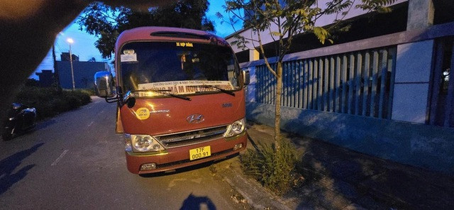 Chiếc xe đưa đón, nơi cháu bé bị bỏ quên Chiếc xe đưa đón, nơi cháu bé bị bỏ quên