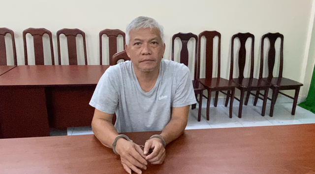 Ông chủ tiệm vàng