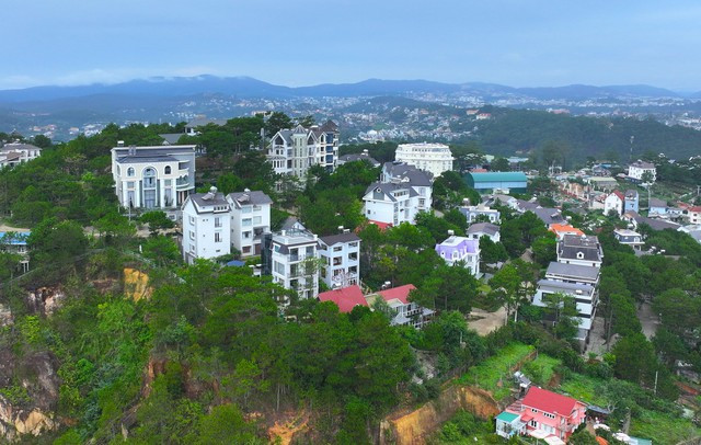 Một góc dự án KDL Nam Hồ của Công ty CPXDDL Nam Hồ. Một góc dự án KDL Nam Hồ của Công ty CPXDDL Nam Hồ.